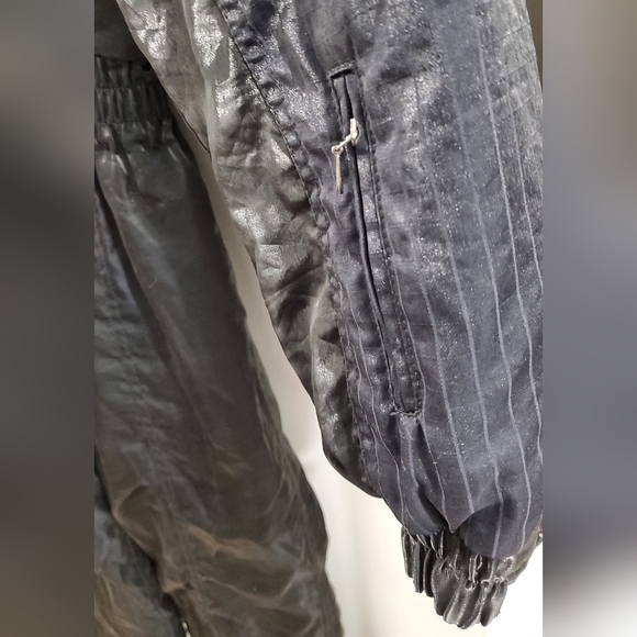 ‼️last chance. black ski suit. Women's size 4. Brand Descent. - Picture 10 of 16